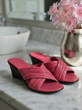 Italian Shoemakers Rose Pink Wedge Slide Sandals Made in Italy  Size 7